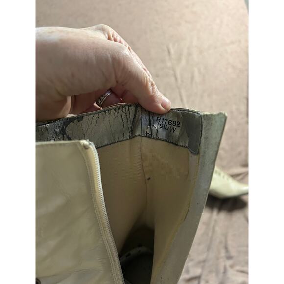 Ros Hommerson Vintage Cream/Bone Leather Victorian Goth Witchy Boots 9 WIDE - Picture 7 of 8